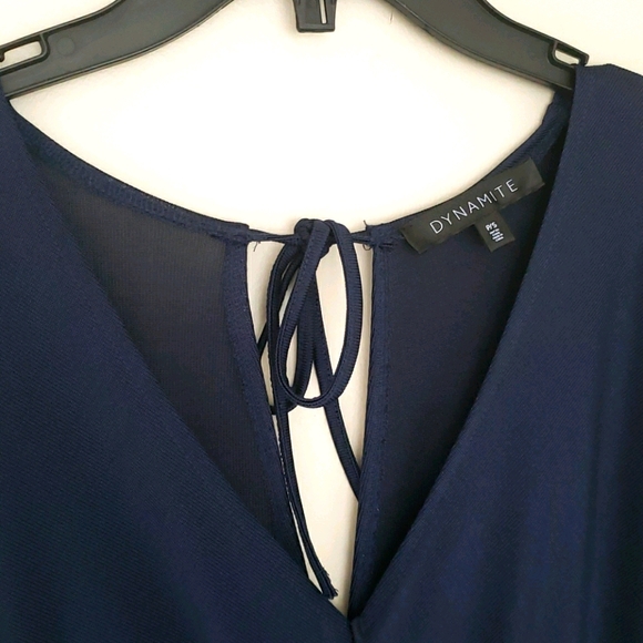 Dynamite V-neck dress - Picture 3 of 7